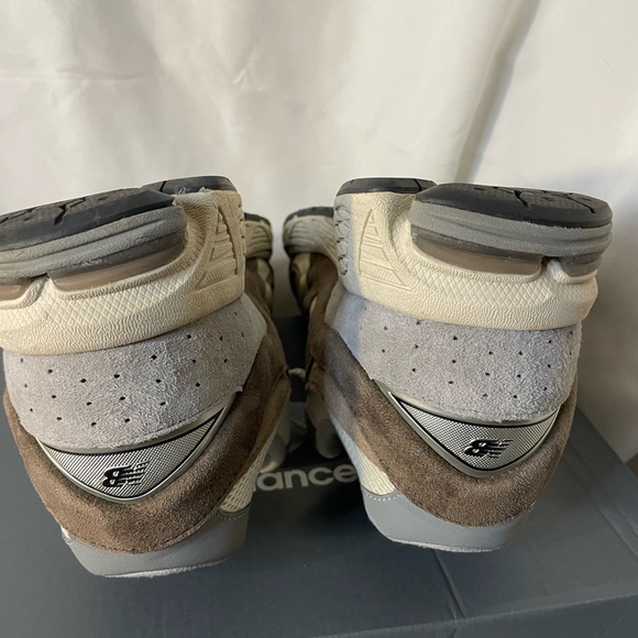 New Balance Cream and Brown Sneakers - Picture 4 of 6